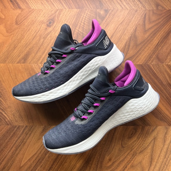 New Balance Womens LAZRv2 Hypoknit Sneakers NWOT - Picture 2 of 9